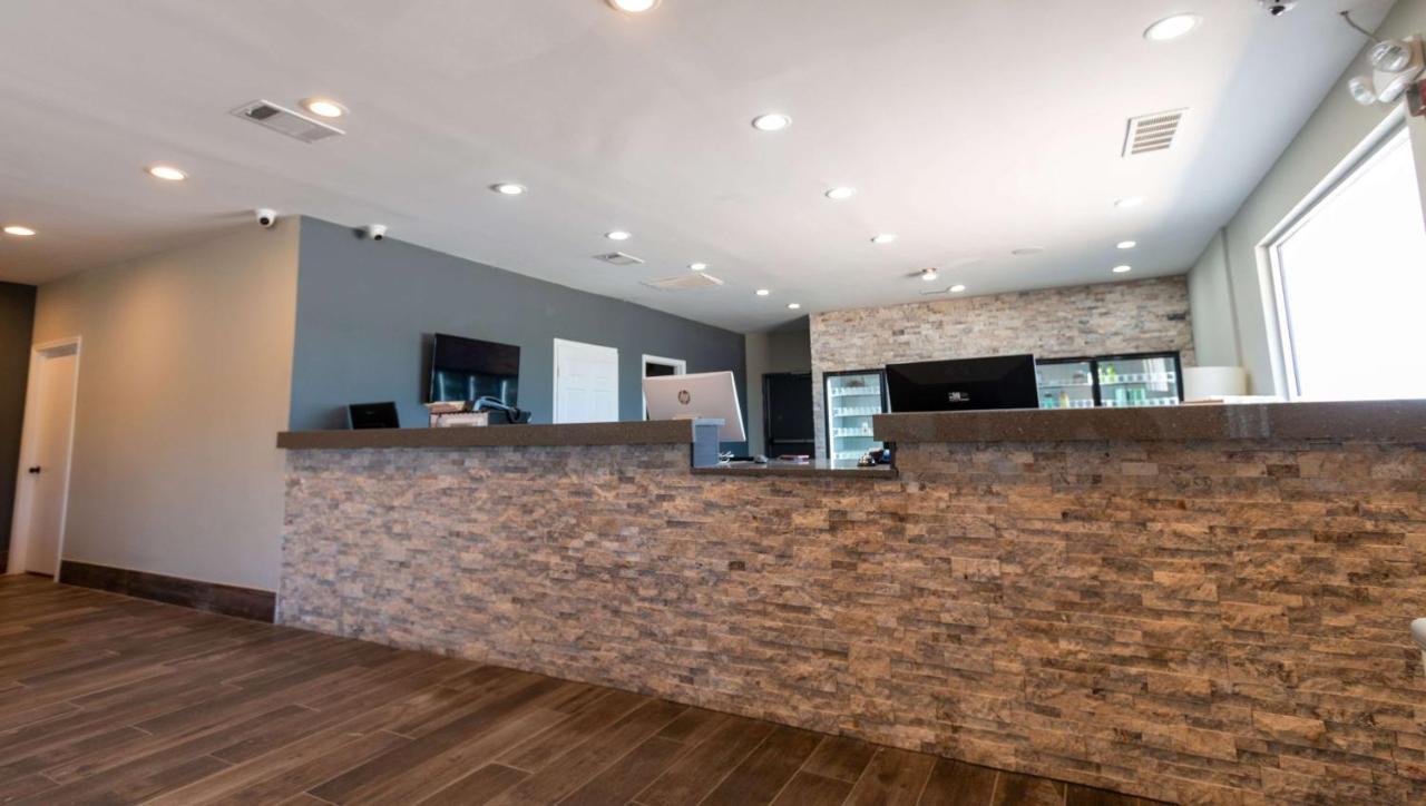 Magnuson Extended Stay And Suites Airport Hotel Ирвинг Экстерьер фото