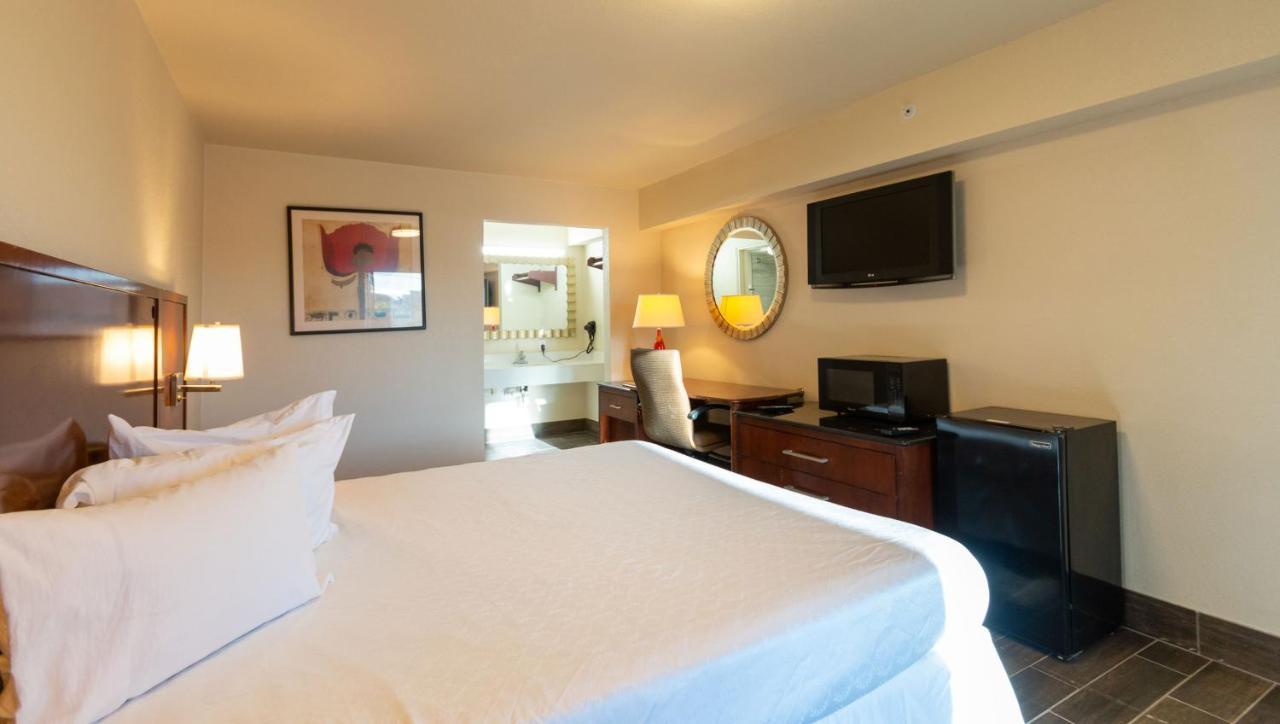 Magnuson Extended Stay And Suites Airport Hotel Ирвинг Экстерьер фото
